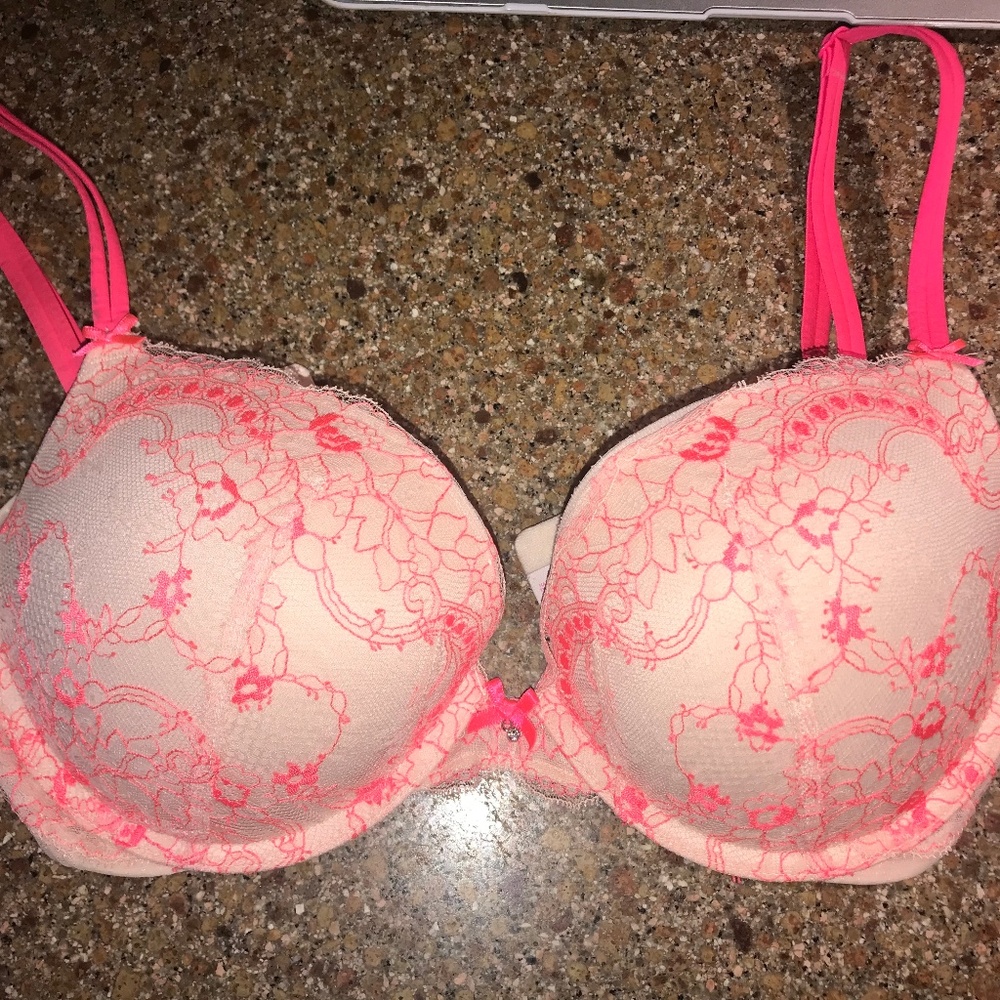 VICTORIA'S SECRET HOT PINK/LIGHT PINK LACE BRA 34D